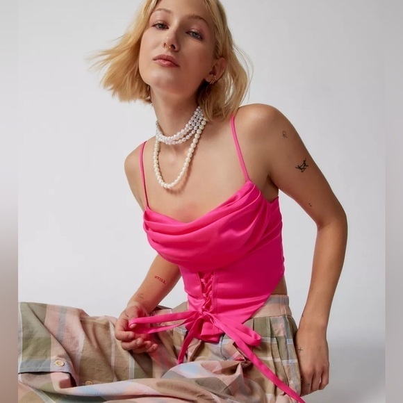 Urban Outfitters Silence + Noise Mimi Cowl Neck Barbie Pink Halter Top Sz M NWT - Picture 1 of 16